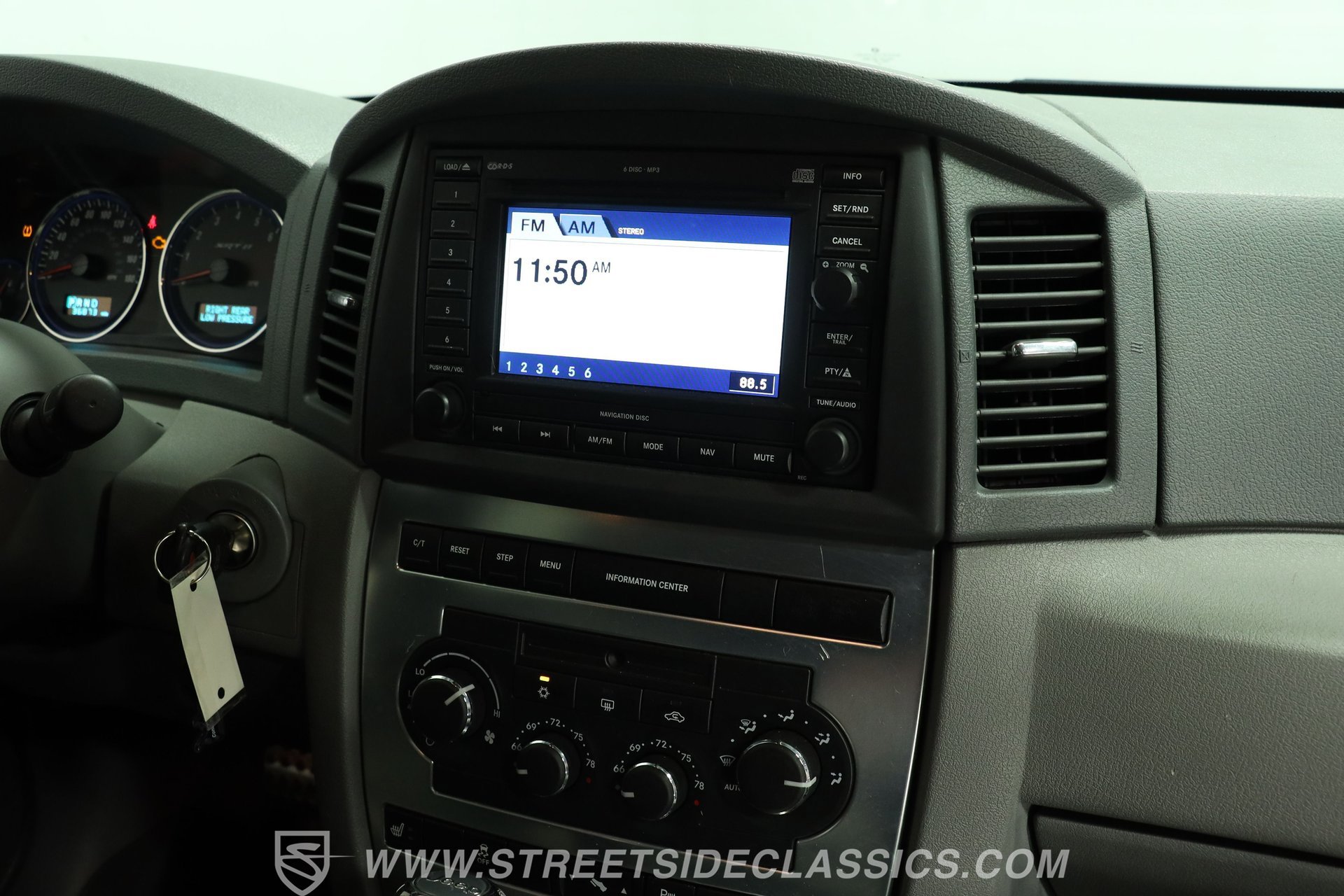 Used 2006 Jeep Grand Cherokee SRT8 w/ SRT Option Group I image 39