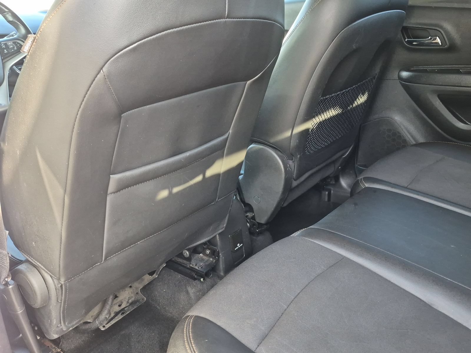Used 2019 Chevrolet Trax LT w/ LT Convenience Package FWD image 18