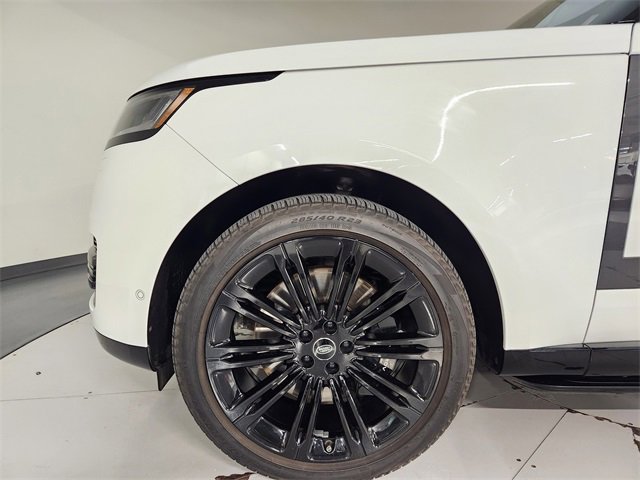 Used 2023 Land Rover Range Rover Long Wheelbase SE image 11