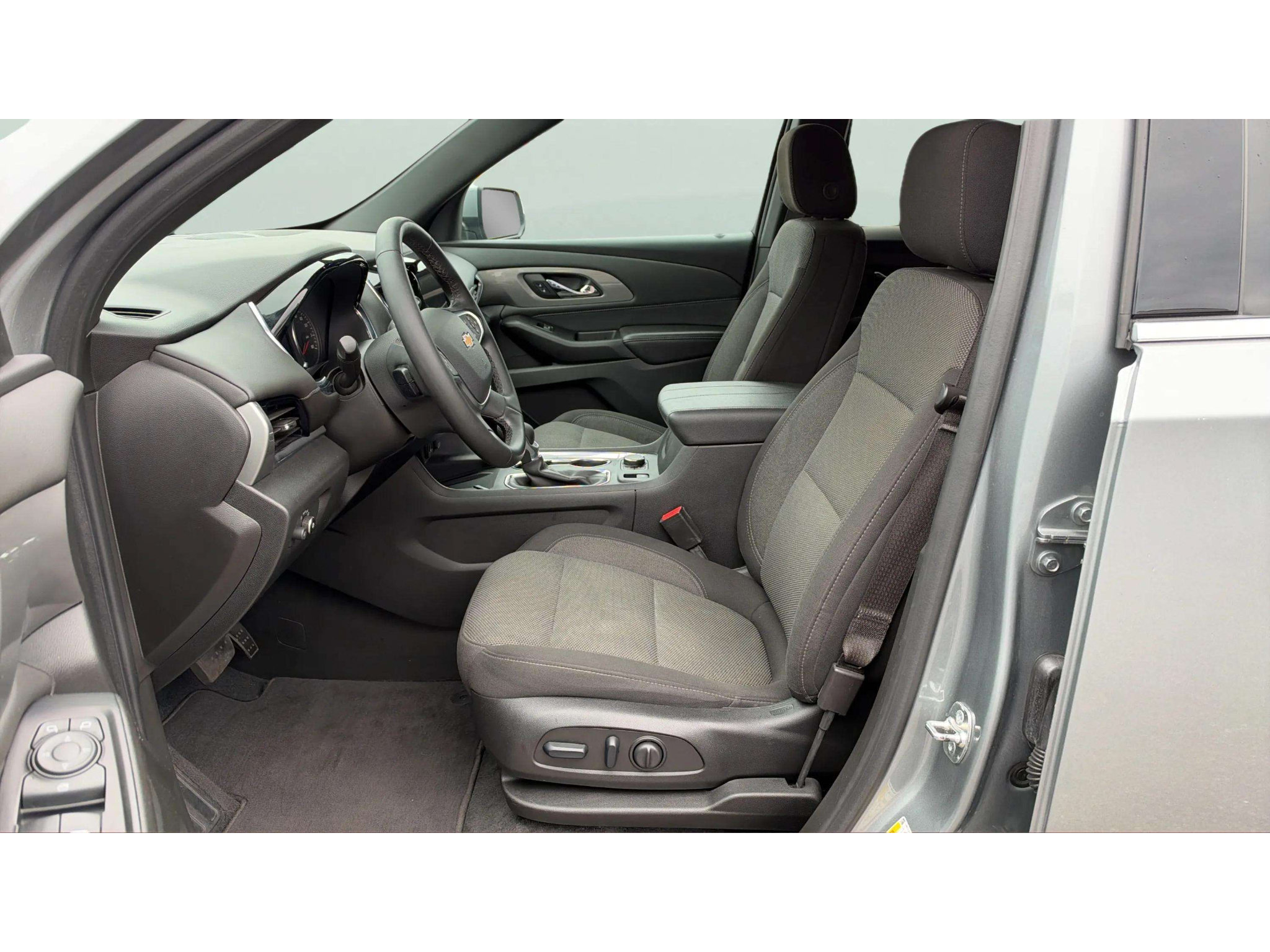 Used 2023 Chevrolet Traverse LT AWD/4WD image 11