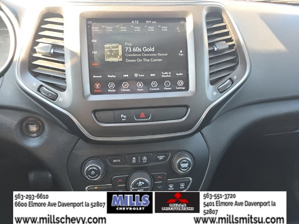 Used 2019 Jeep Cherokee Trailhawk w/ Cold Weather Group AWD/4WD image 11