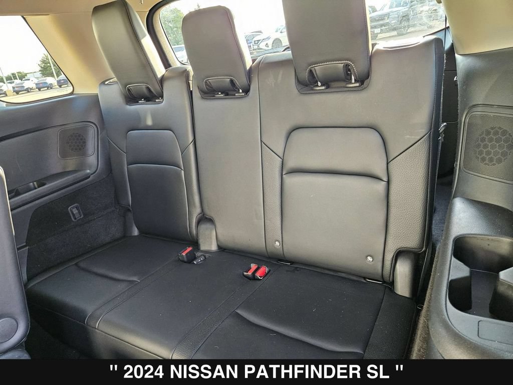 Used 2024 Nissan Pathfinder SL w/ SL Premium Package FWD image 18