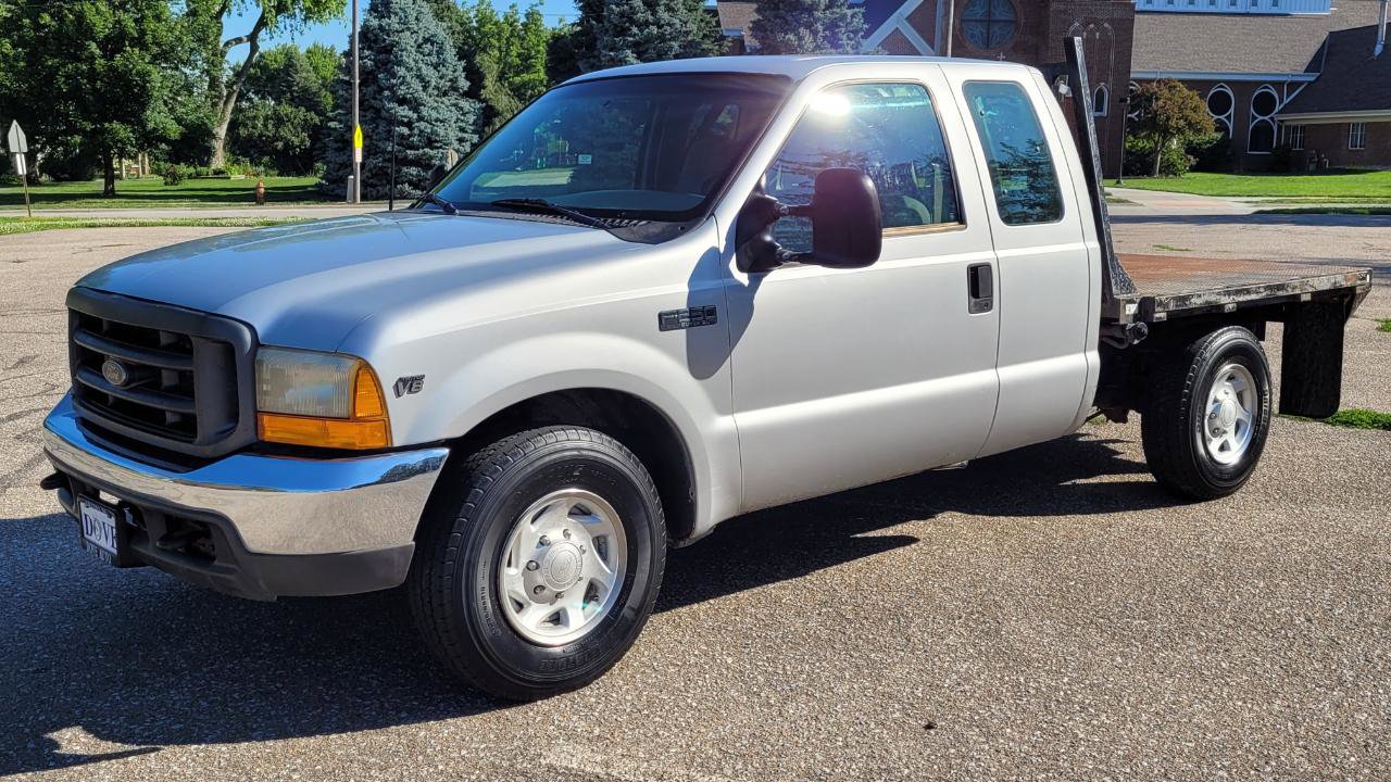 Used 2000 Ford F250 Lariat image 2