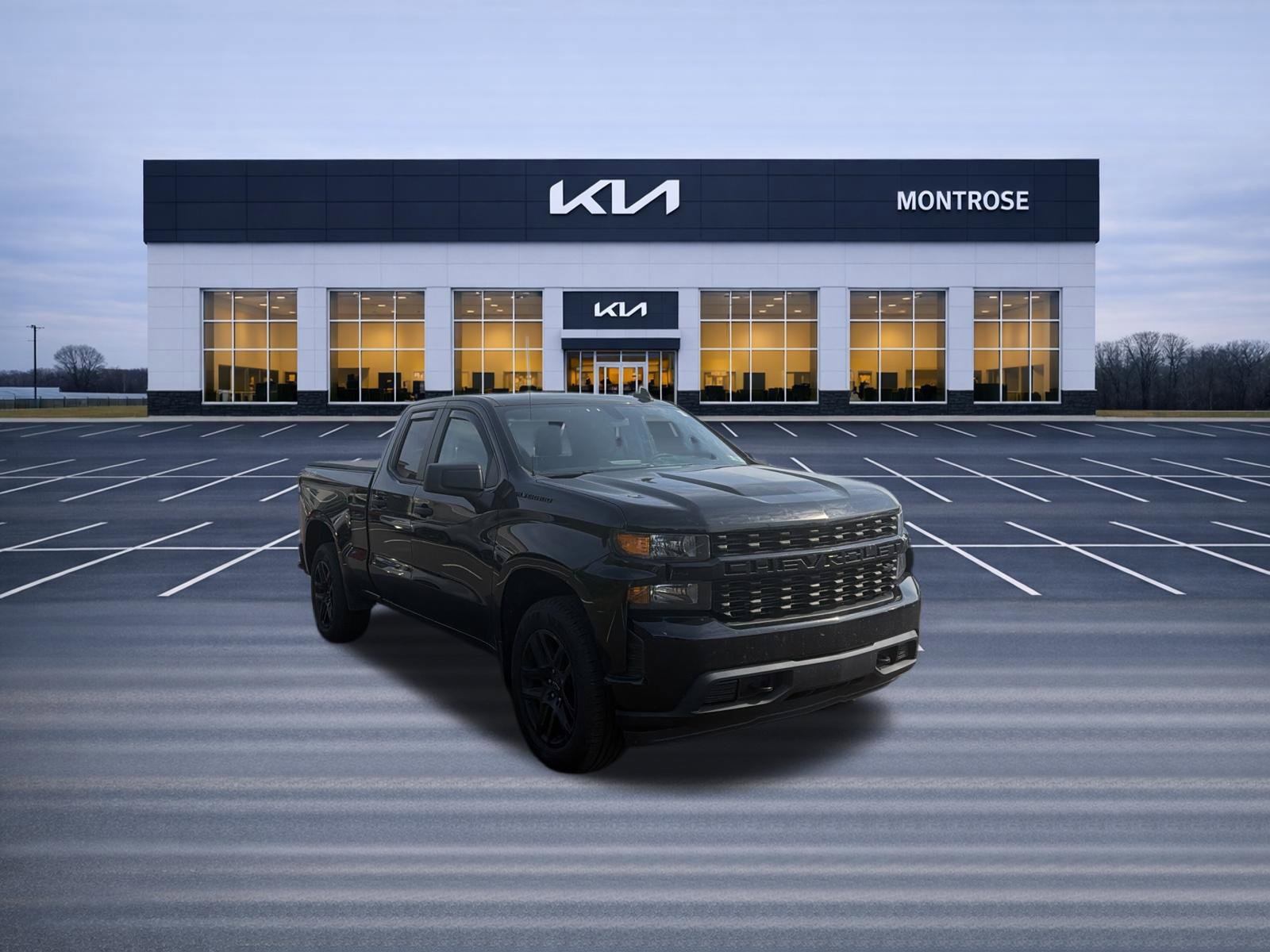 Used 2022 Chevrolet Silverado 1500 Custom w/ LPO, Blackout Package AWD/4WD image 3