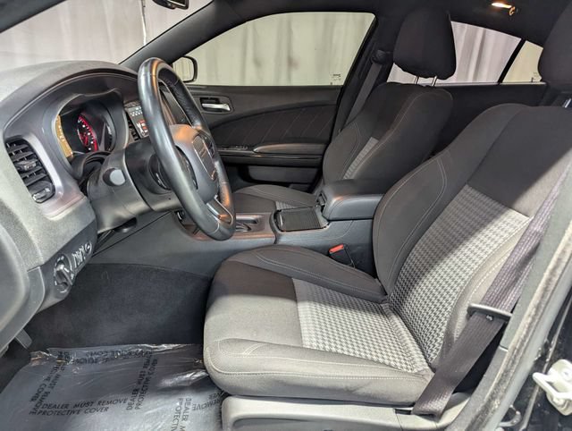 Used 2023 Dodge Charger SXT w/ Blacktop Package AWD/4WD image 9
