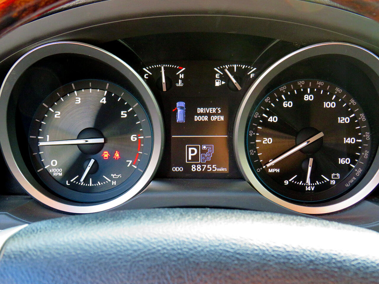 Used 2015 Toyota Land Cruiser image 25