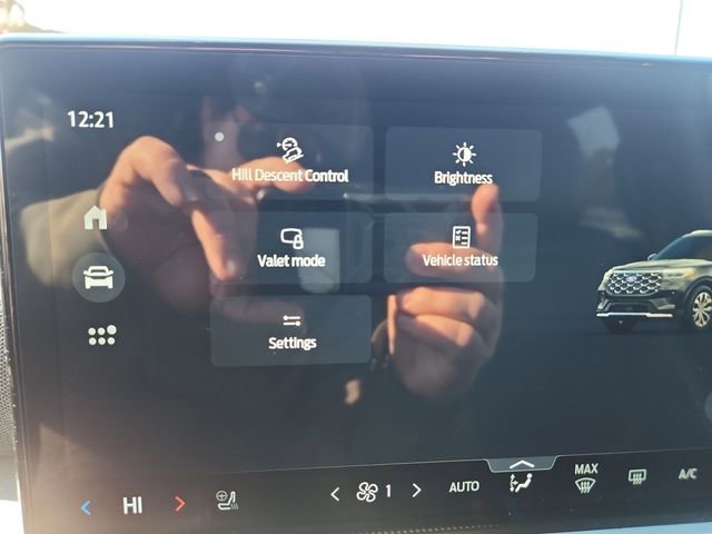 Used 2025 Ford Explorer ST-Line image 24