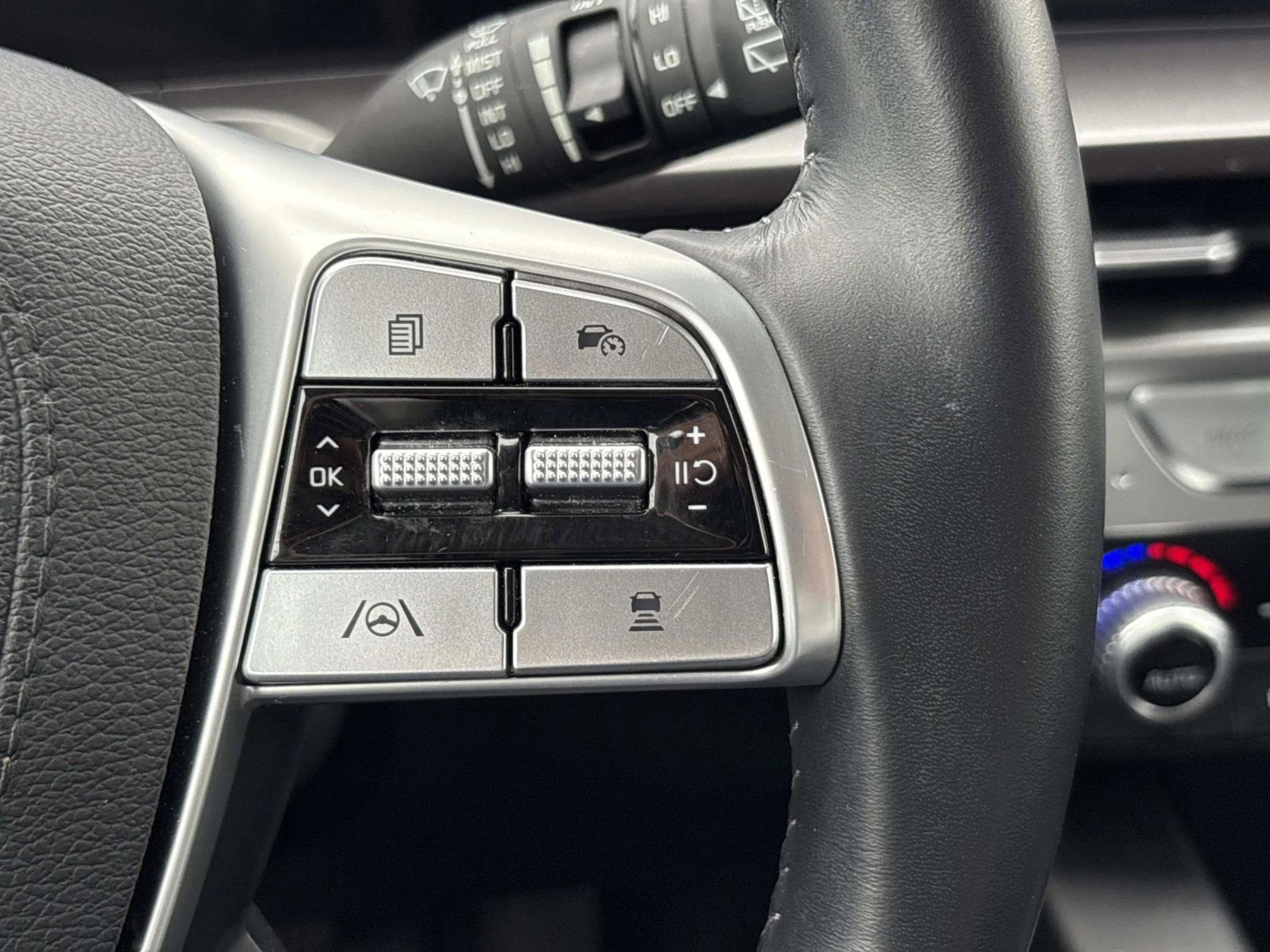 Used 2023 Kia Telluride LX image 29