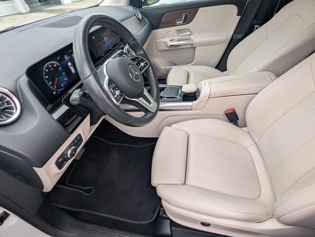 Used 2023 Mercedes-Benz GLA 250 4MATIC image 12