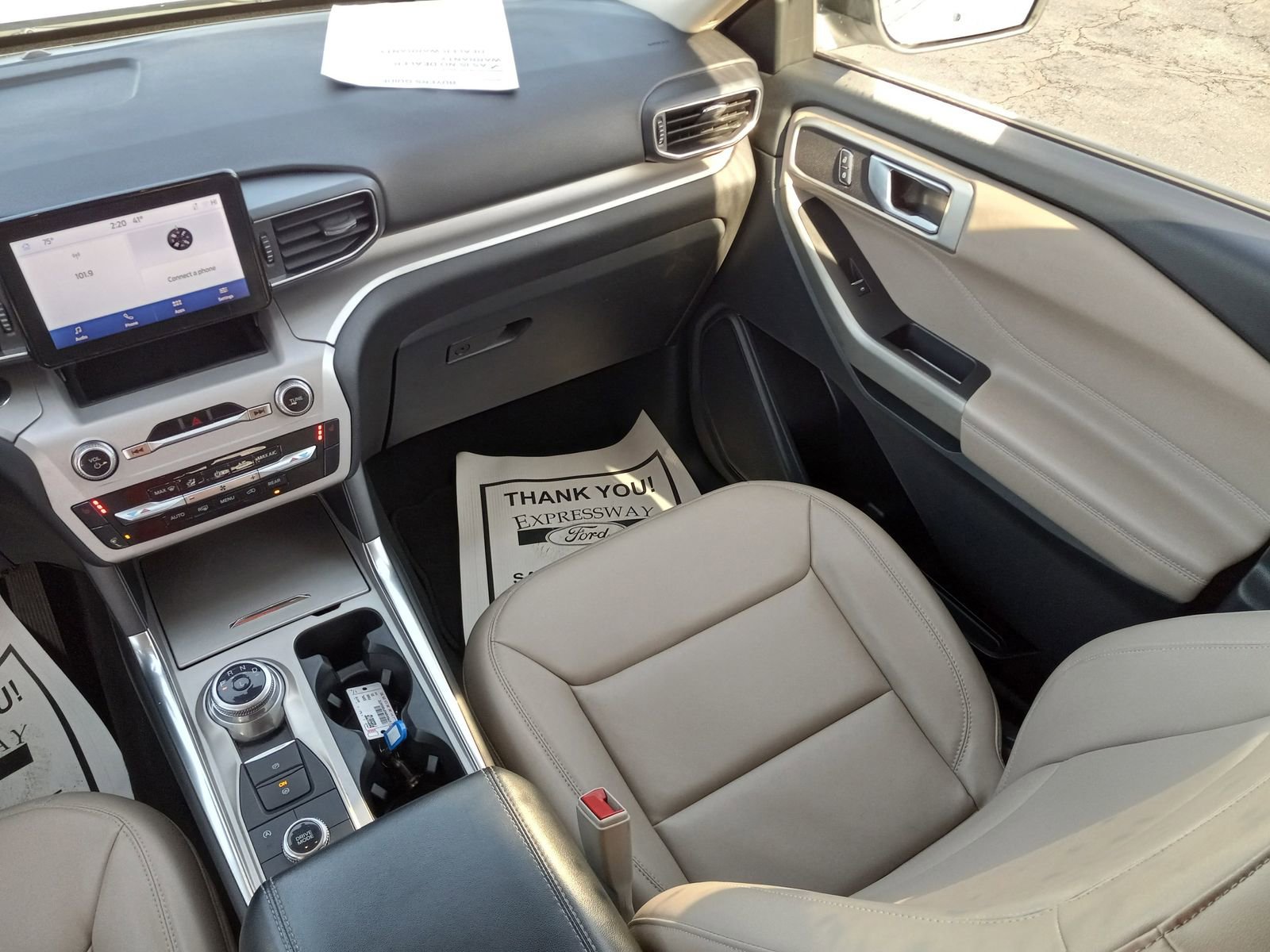 Used 2023 Ford Explorer XLT w/ Equipment Group 202A AWD/4WD image 19