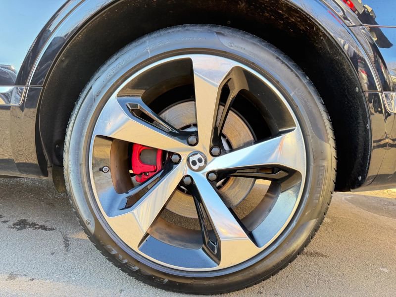 Used 2019 Bentley Bentayga image 34