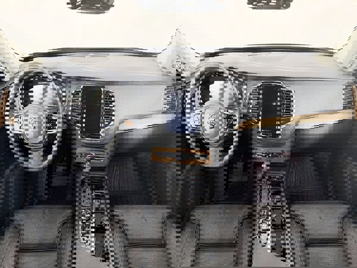 Used 2017 Volvo XC90 T6 Inscription w/ Vision Package image 56