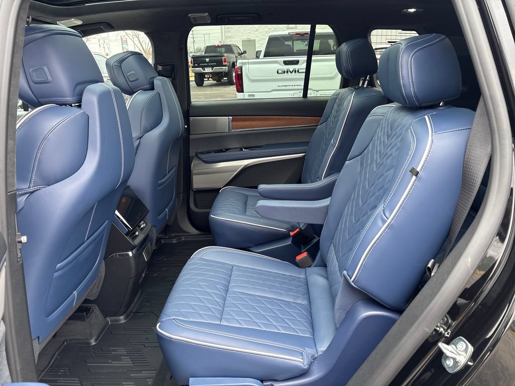 New 2026 Cadillac Vistiq Premium Luxury w/ LPO, Floor Liner Package AWD/4WD image 39