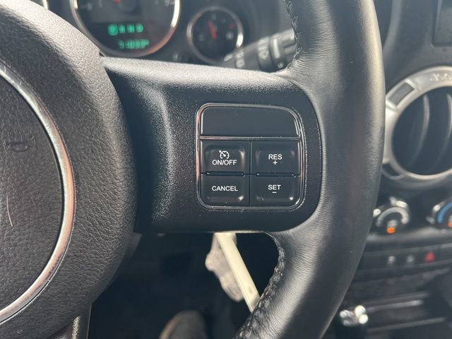 Used 2016 Jeep Wrangler Unlimited Rubicon w/ Connectivity Group image 9