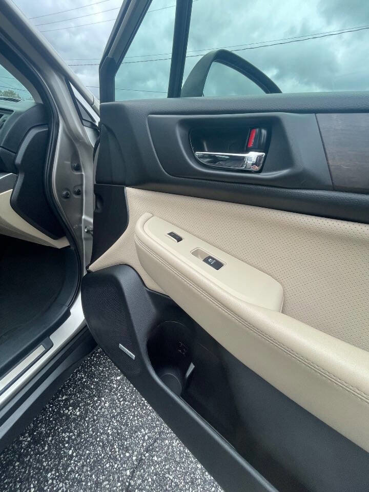 Used 2017 Subaru Outback 2.5i Limited image 16