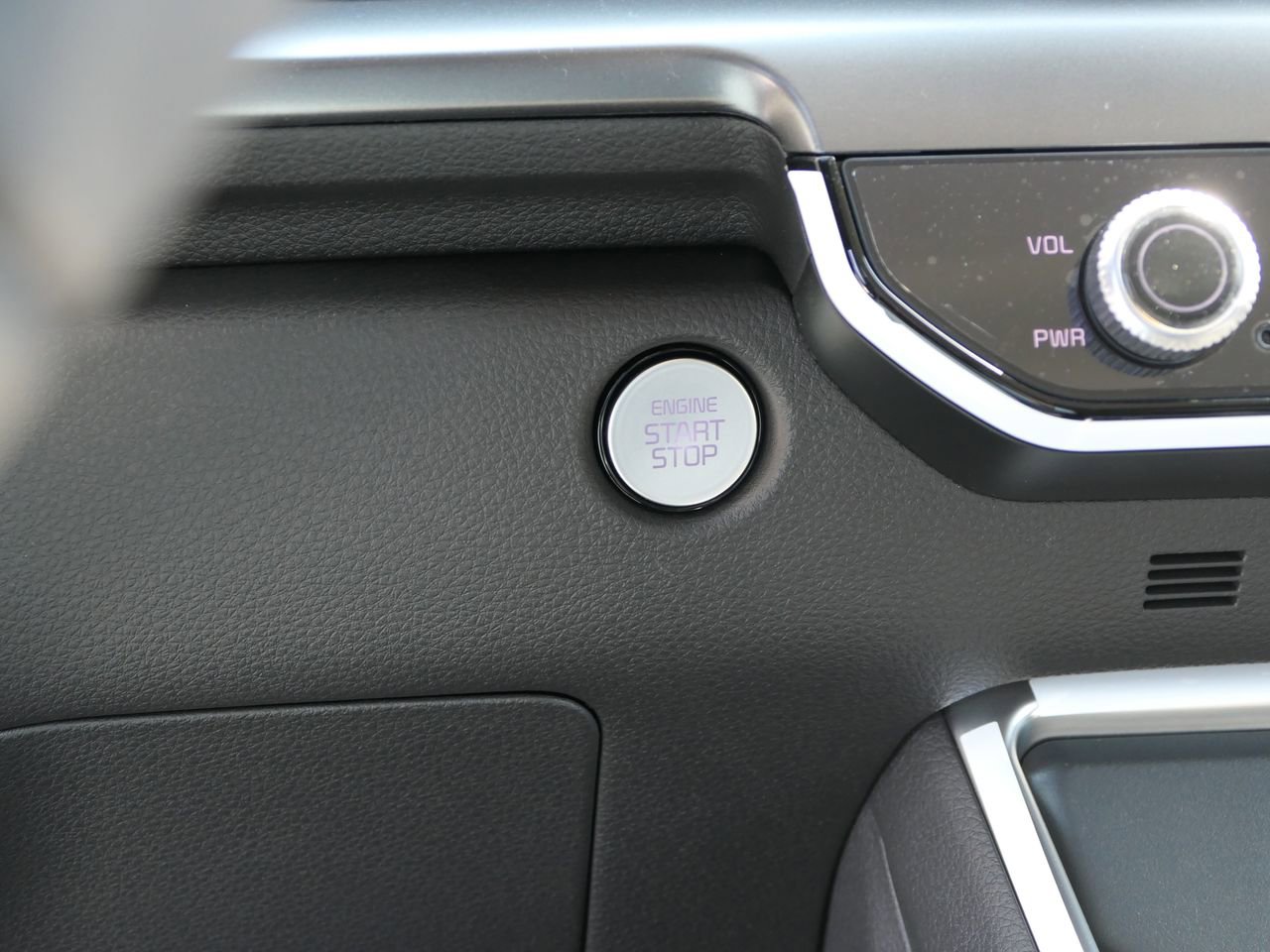 New 2026 Kia Carnival SX w/ SX Dark Edition Package image 16