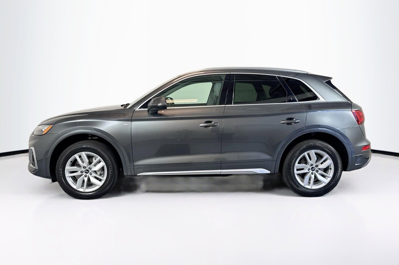 Used 2022 Audi Q5 2.0T Premium w/ Convenience Package image 8