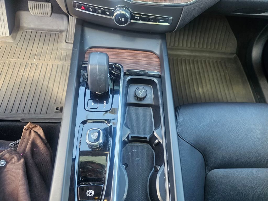 Certified 2023 Volvo XC60 B5 Plus image 26