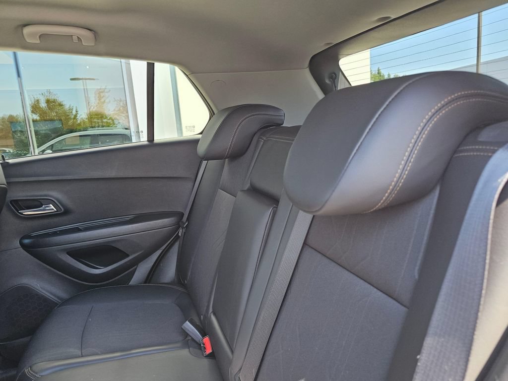 Used 2022 Chevrolet Trax LT w/ LT Convenience Package AWD/4WD image 20