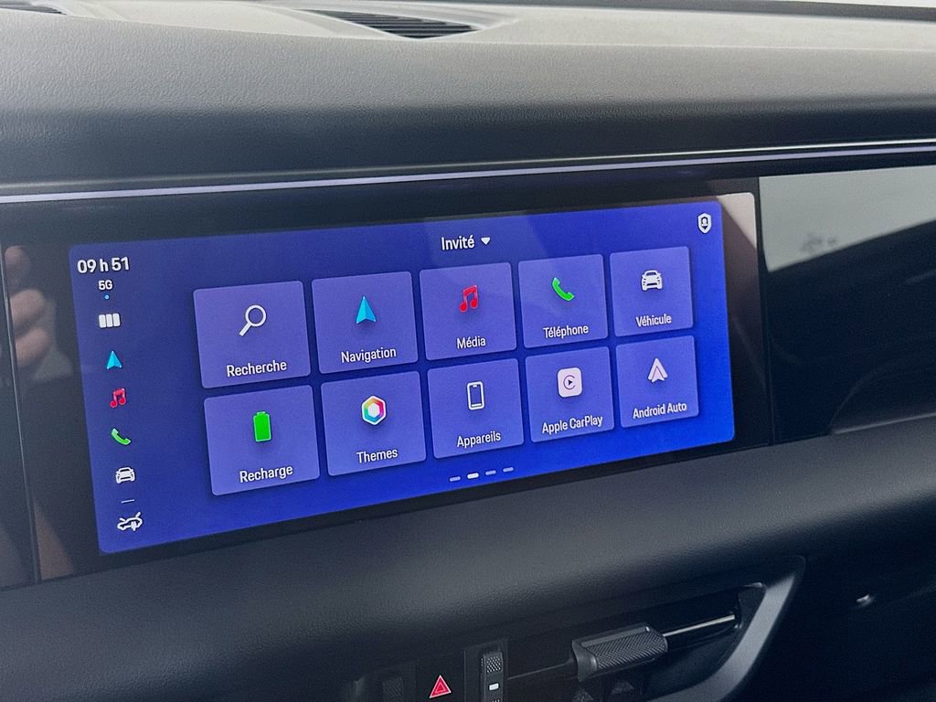 Certified 2024 Porsche Macan 4 Electric image 15