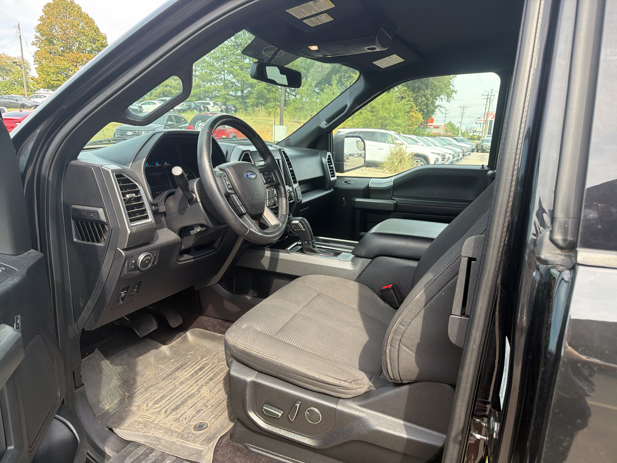 Used 2017 Ford F150 XLT w/ Equipment Group 302A Luxury AWD/4WD image 10