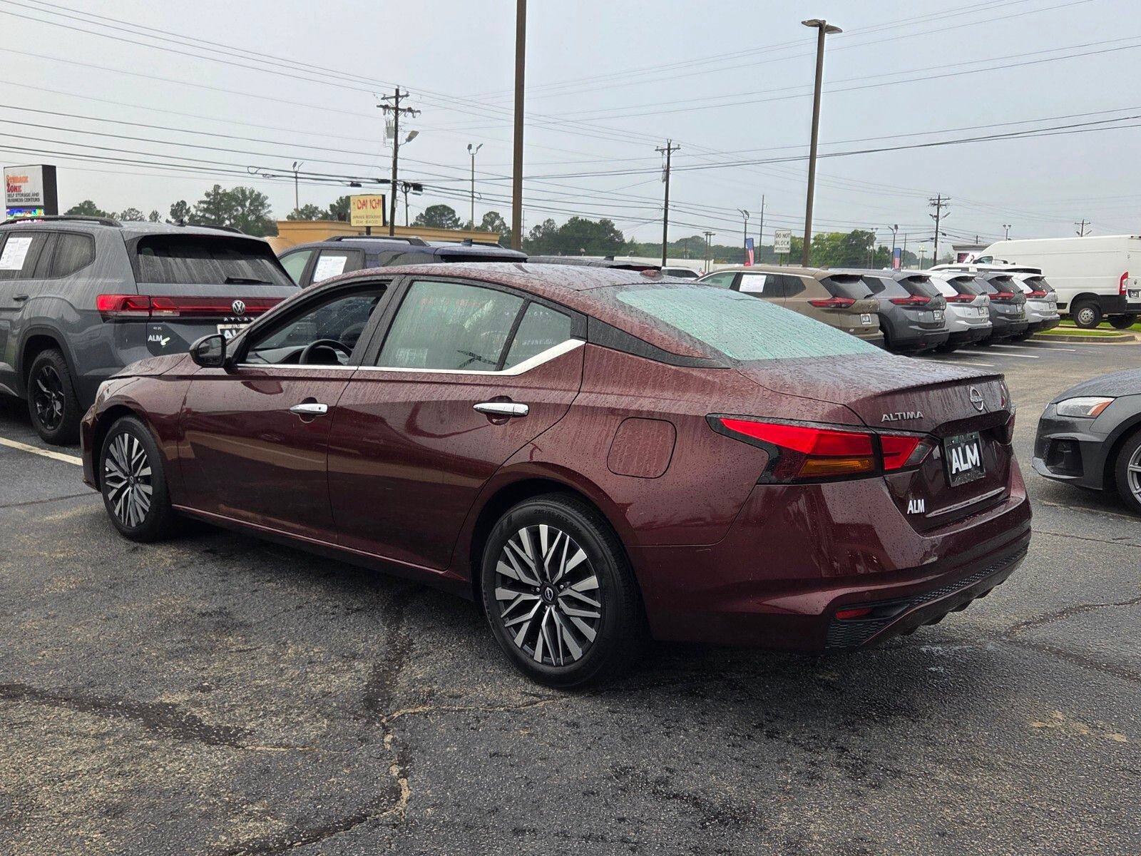 Used 2025 Nissan Altima 2.5 SV FWD image 9