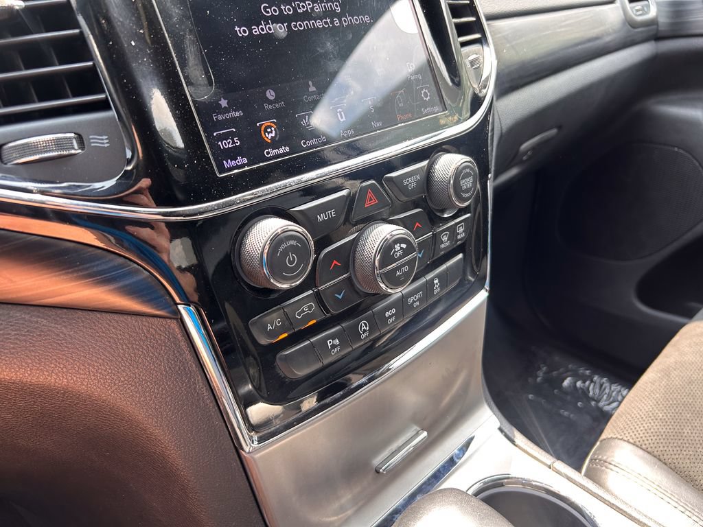 Used 2019 Jeep Grand Cherokee Altitude AWD/4WD image 26