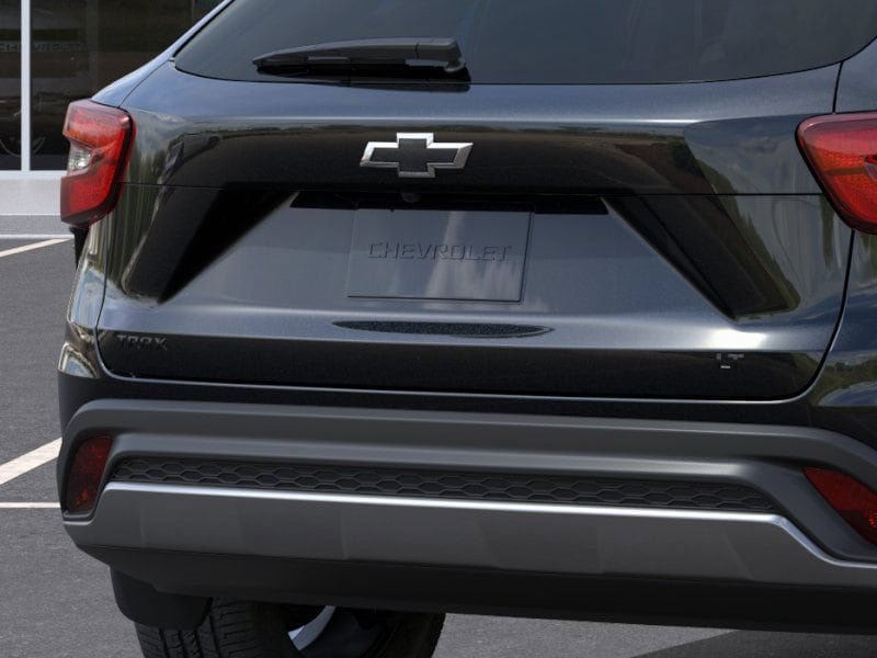 New 2026 Chevrolet Trax LT w/ LPO, Blackout Package FWD image 19