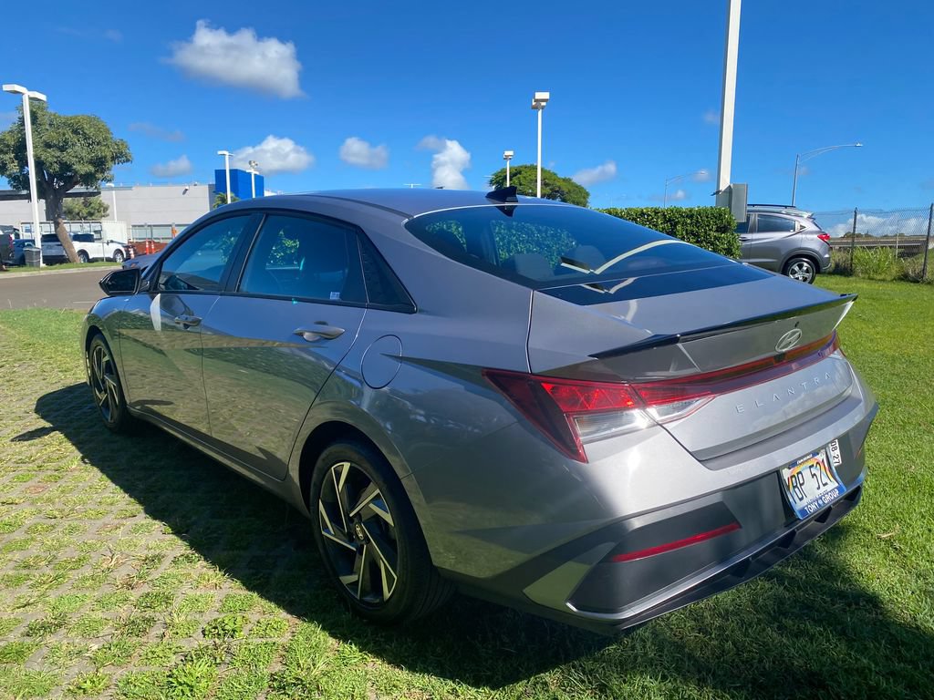 Used 2025 Hyundai Elantra Sport FWD image 23