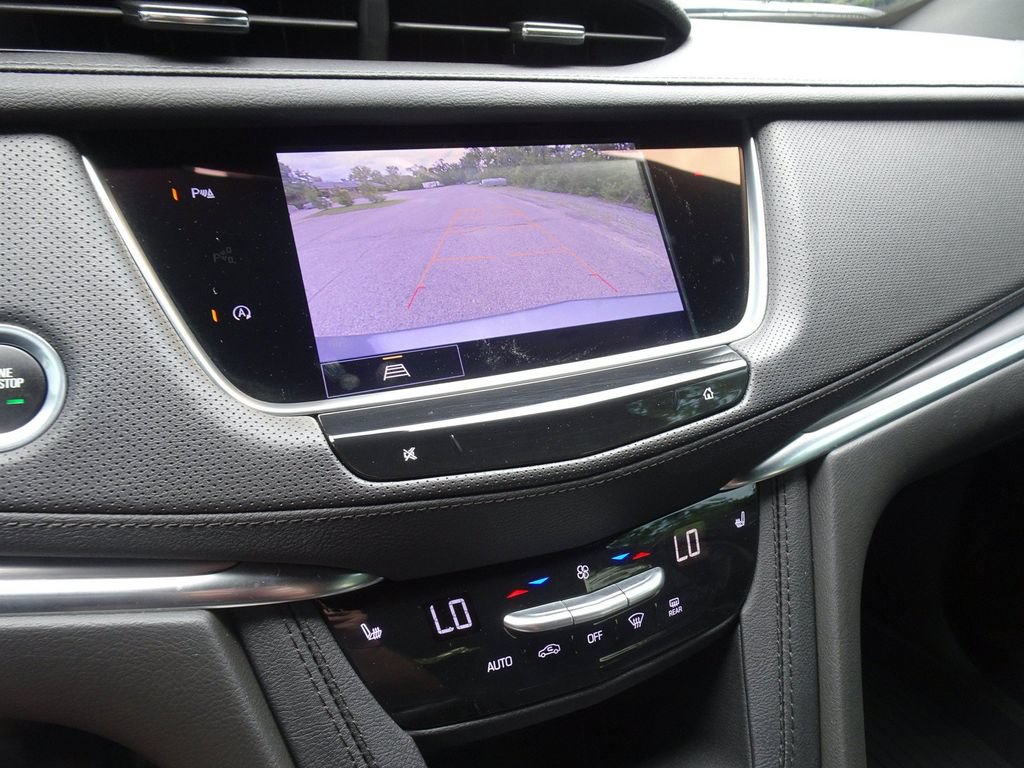 Certified 2024 Cadillac XT5 Luxury w/ LPO, Floor Liner Package AWD/4WD image 17