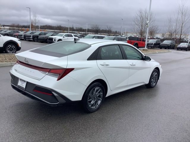 Certified 2024 Hyundai Elantra SEL image 7