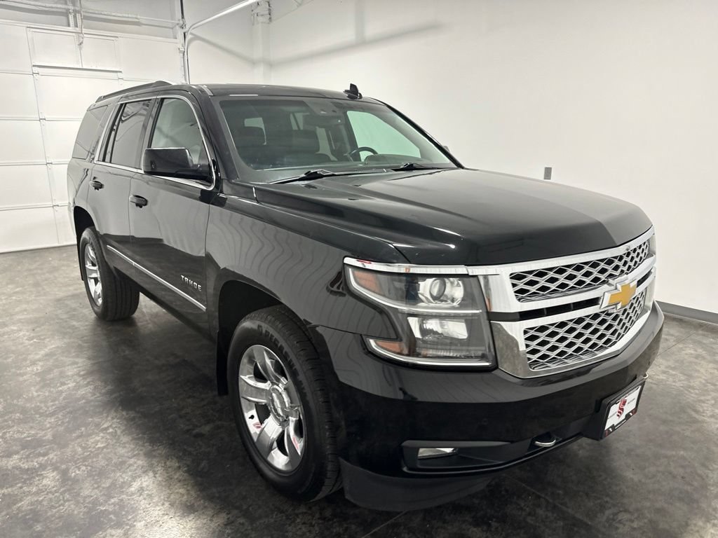 Used 2018 Chevrolet Tahoe LT w/ LT Signature Package AWD/4WD image 3