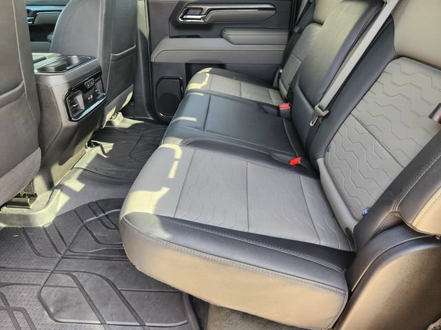Used 2025 Chevrolet Silverado 2500 ZR2 w/ Technology Package AWD/4WD image 30