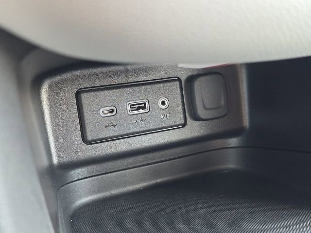 Used 2023 Chevrolet Equinox LS w/ LS Convenience Package FWD image 33