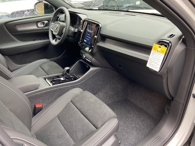 New 2026 Volvo EX40 Plus w/ Climate Package image 17