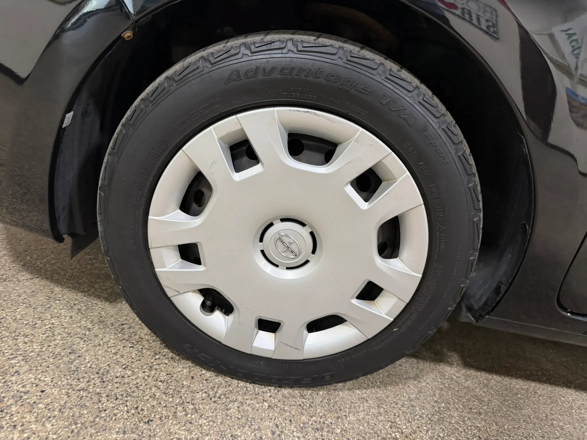 Used 2015 Scion xB FWD image 58