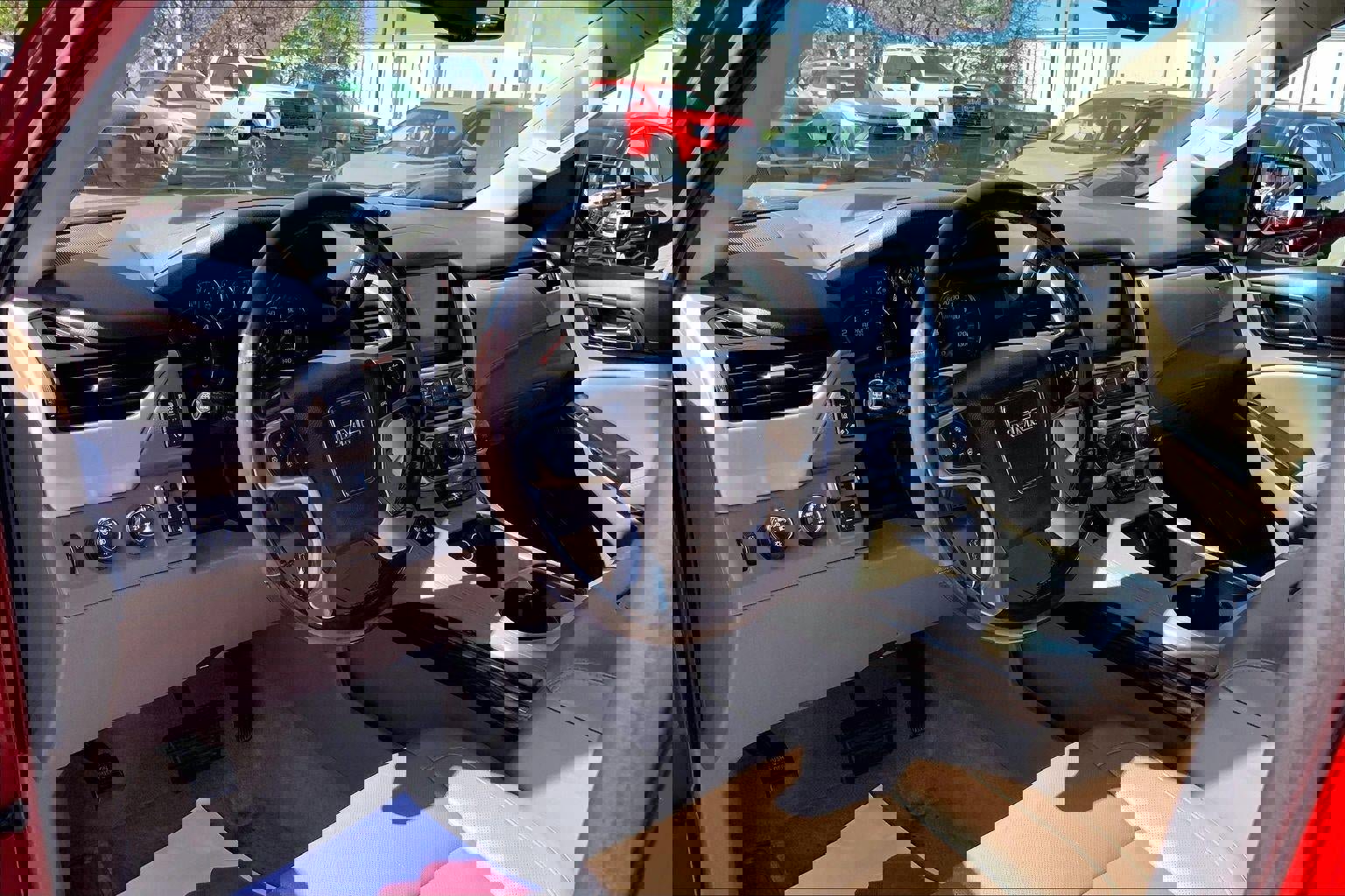 Used 2015 GMC Yukon XL SLT w/ Open Road Package AWD/4WD image 14