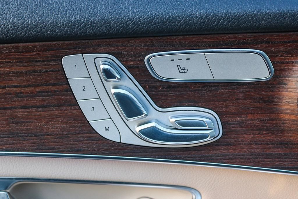 Used 2020 Mercedes-Benz GLC 300 image 21