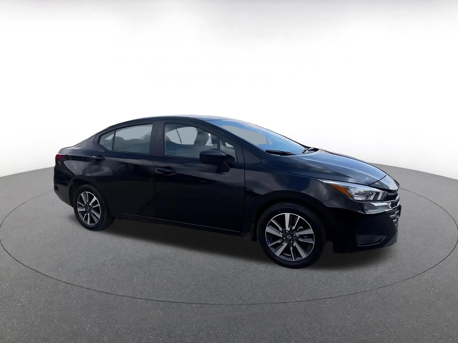 Used 2025 Nissan Versa SV FWD image 2