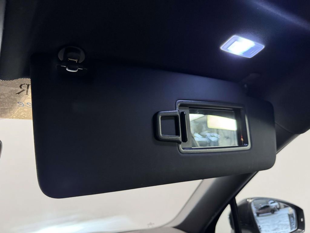 Used 2023 Volkswagen Tiguan SE R-Line AWD/4WD image 30