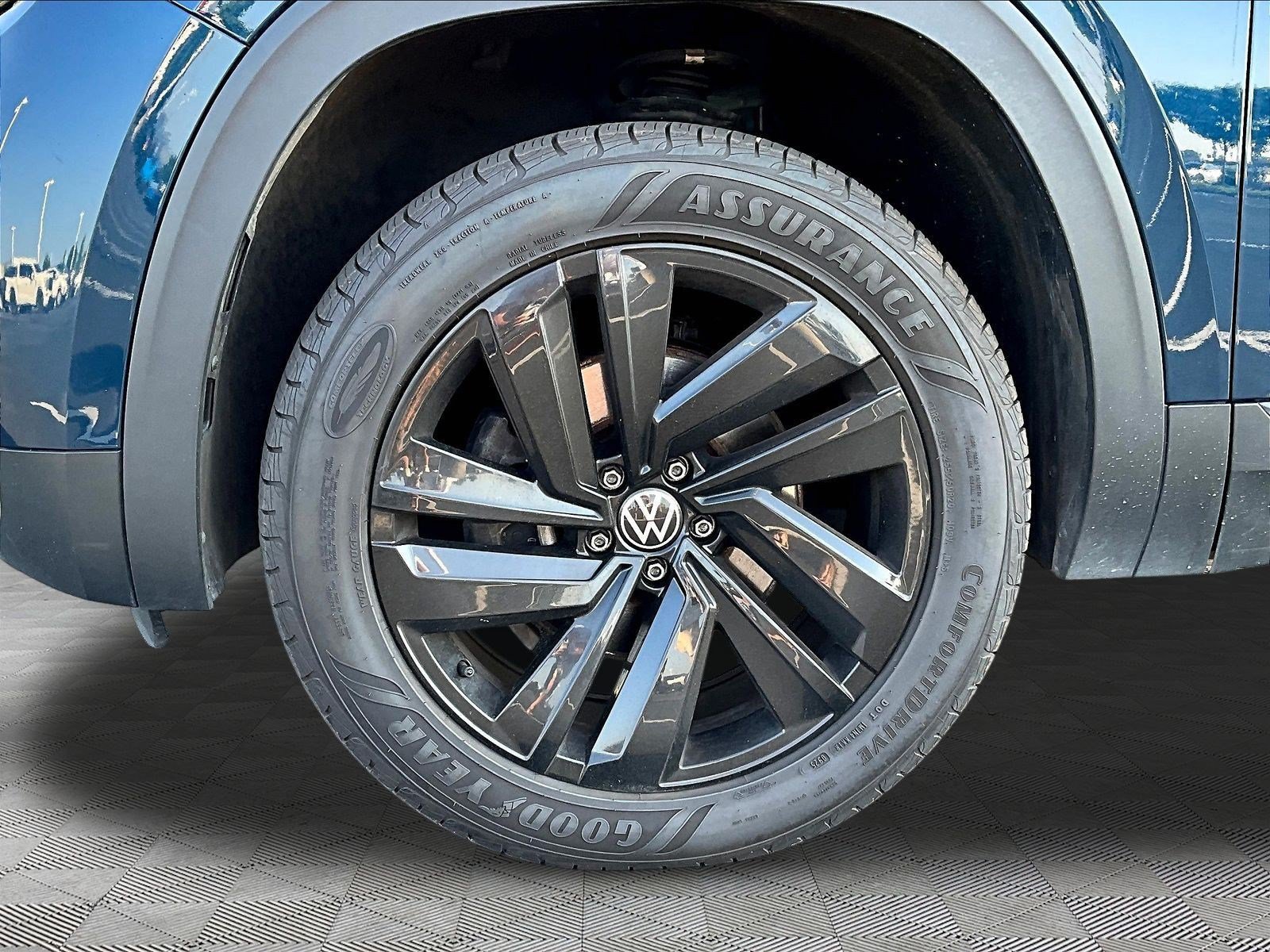 Used 2022 Volkswagen Atlas Cross Sport SE w/ Panoramic Sunroof Package AWD/4WD image 33