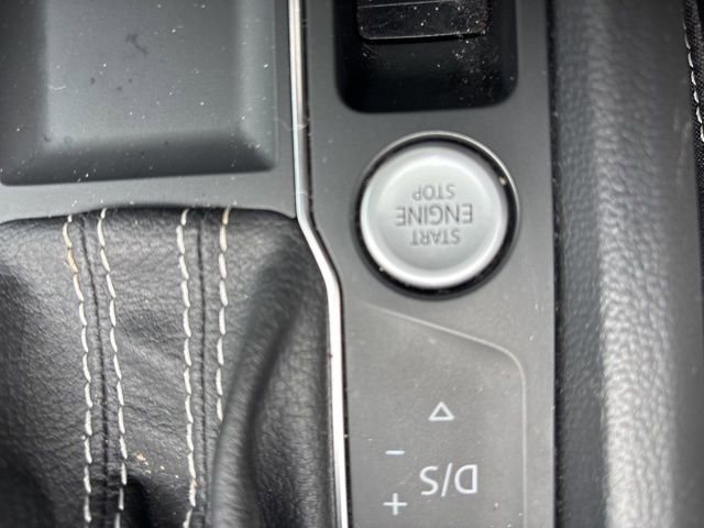 Used 2021 Volkswagen Atlas SEL R-Line image 3