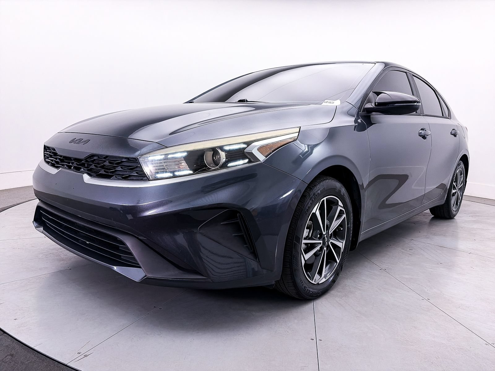 Used 2023 Kia Forte LXS w/ LXS Technology Package FWD image 12