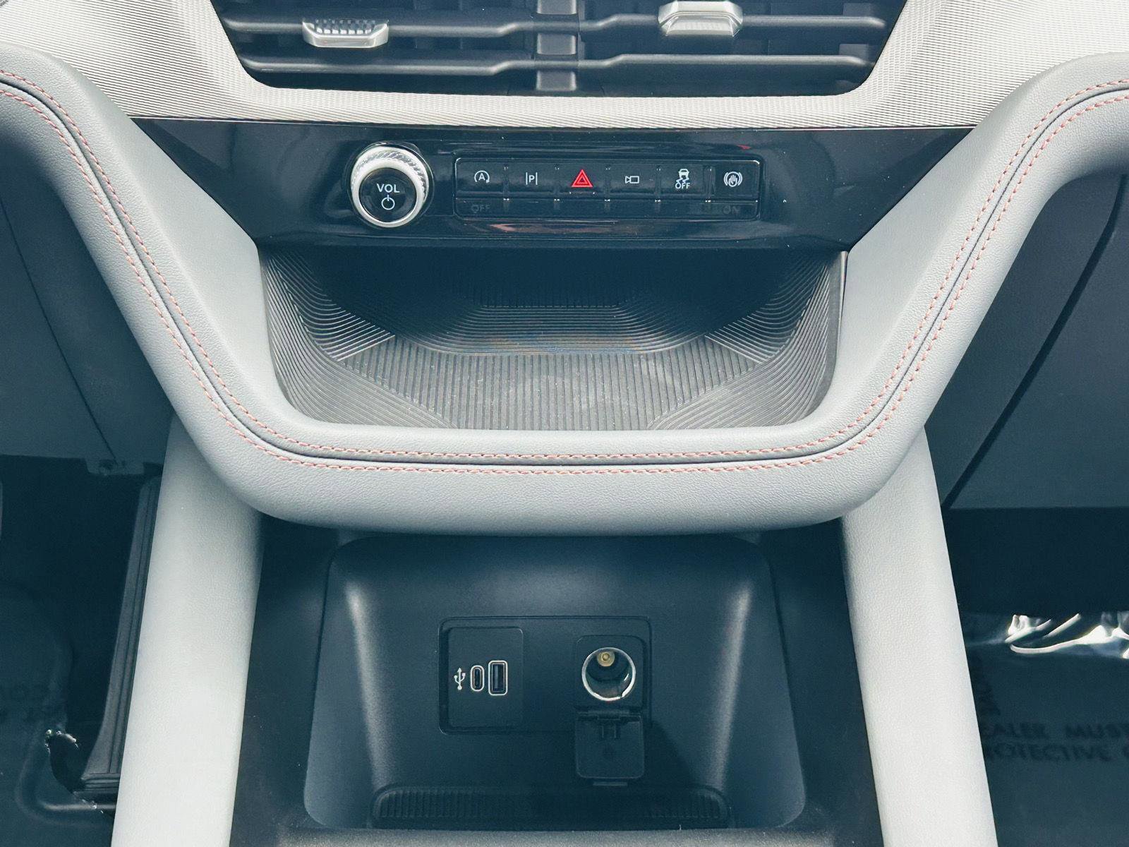 New 2026 Ford Explorer Active w/ Active Comfort Package image 24