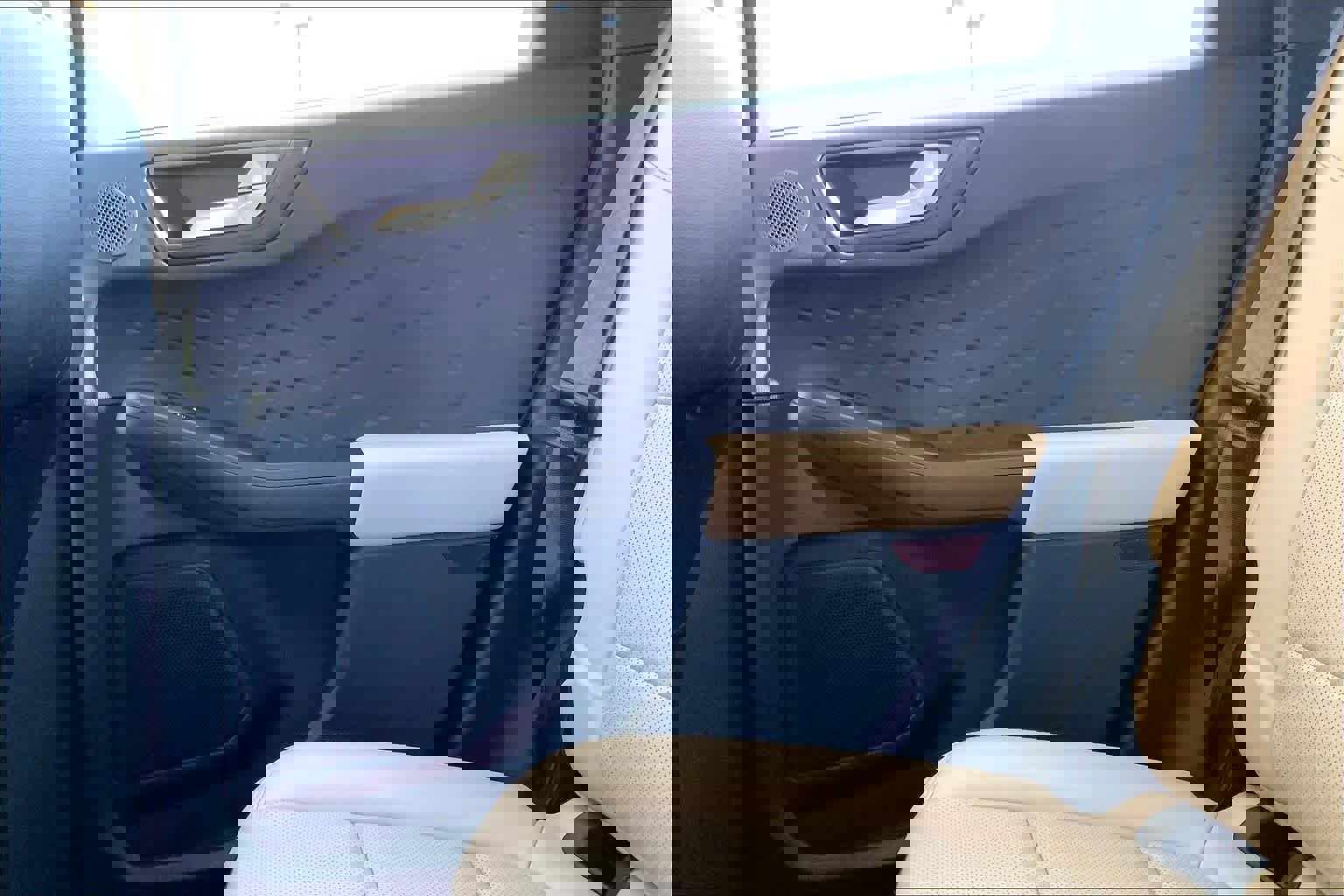 Used 2020 Ford Escape Titanium image 36