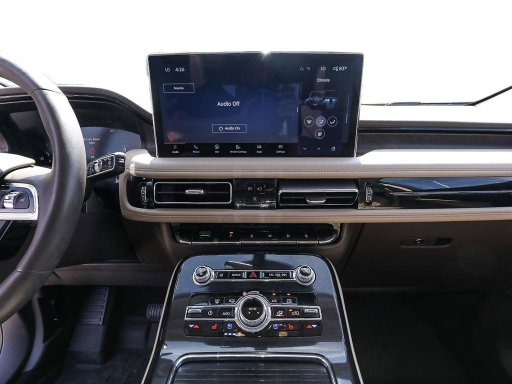 Used 2023 Lincoln Nautilus Reserve AWD/4WD image 15