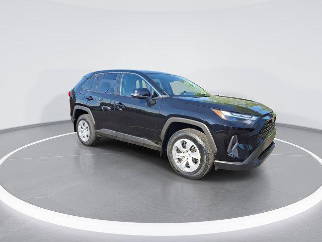 Certified 2023 Toyota RAV4 LE AWD/4WD image 3