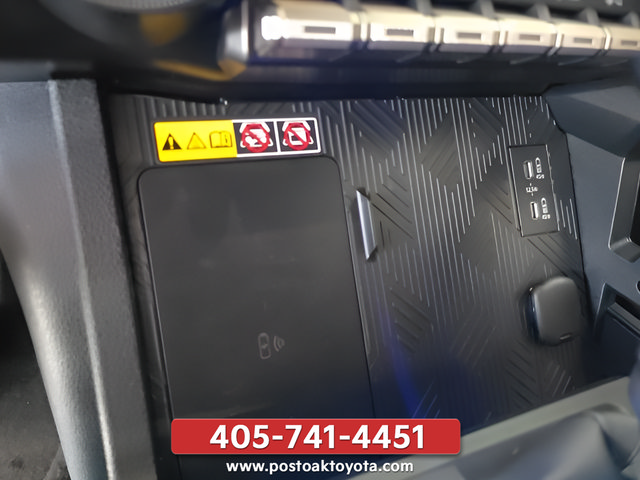 Used 2025 Toyota 4Runner Limited w/ Tow Technology Package AWD/4WD image 14