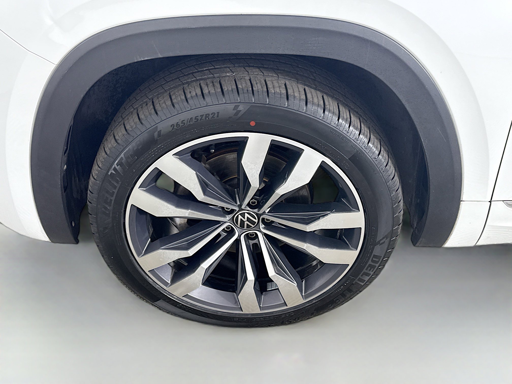 Used 2021 Volkswagen Atlas SEL R-Line image 38