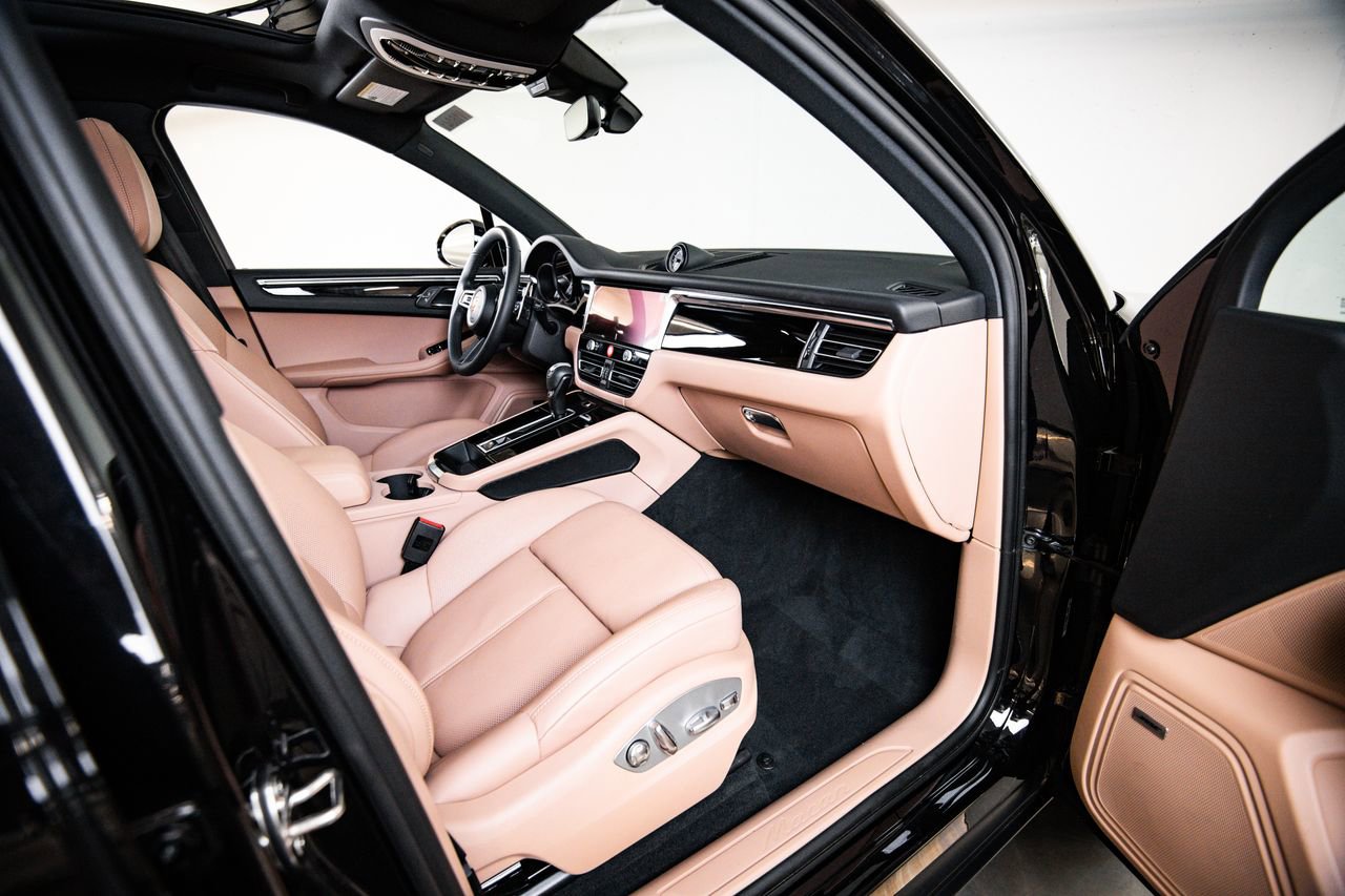 Certified 2026 Porsche Macan AWD/4WD image 27
